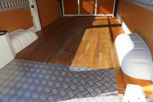 トヨタ ハイエースバン CBF-TRH200V(2WD)の写真18