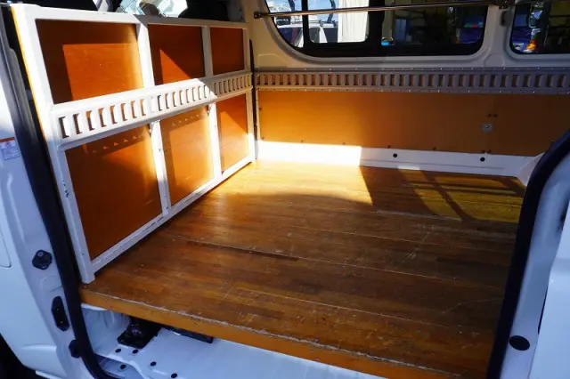 トヨタ ハイエースバン CBF-TRH200V(2WD)の写真26