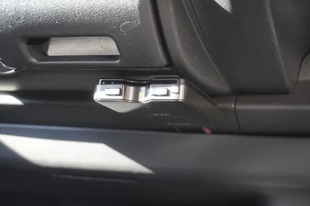 トヨタ ハイエースバン CBF-TRH200V(2WD)の写真32