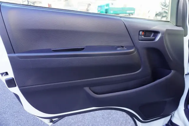 トヨタ ハイエースバン CBF-TRH200V(2WD)の写真40