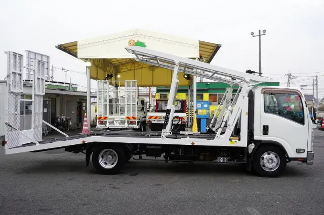 いすゞ エルフ SKG-NPR85YN(2WD)の写真5