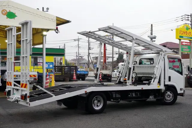 いすゞ エルフ SKG-NPR85YN(2WD)の写真8