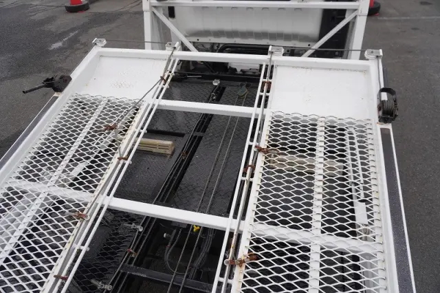 いすゞ エルフ SKG-NPR85YN(2WD)の写真26