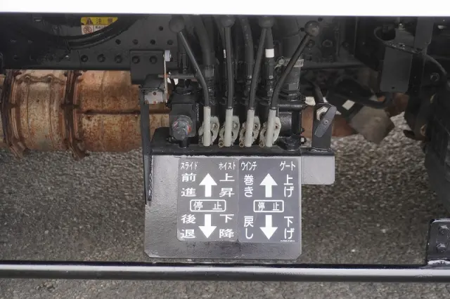 いすゞ エルフ SKG-NPR85YN(2WD)の写真30