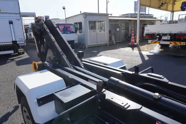 三菱 キャンター TPG-FBA50(2WD)の写真24