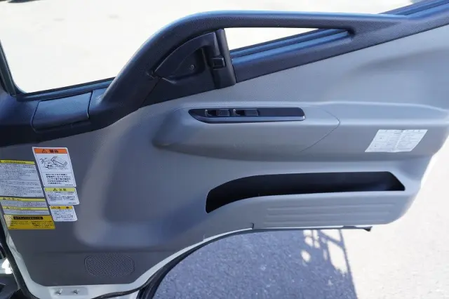 三菱 キャンター TPG-FBA50(2WD)の写真31