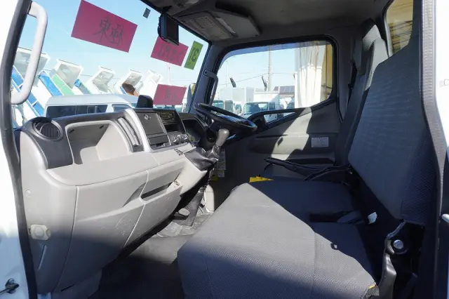 三菱 キャンター TPG-FBA50(2WD)の写真34