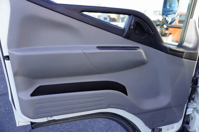 三菱 キャンター TPG-FBA50(2WD)の写真36