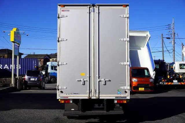 三菱 キャンター 2RG-FBA20(2WD)の写真4