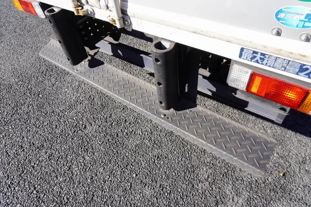 三菱 キャンター 2RG-FBA20(2WD)の写真25