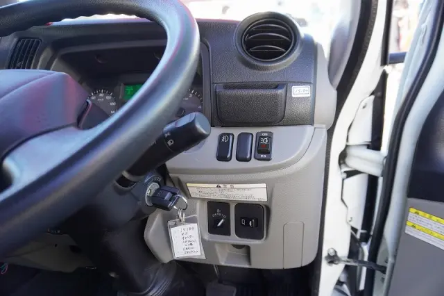 三菱 キャンター 2RG-FBA20(2WD)の写真32