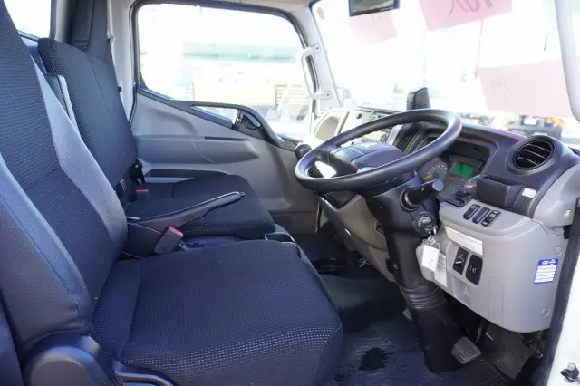 三菱 キャンター 2RG-FBA20(2WD)の写真34