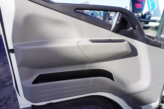 三菱 キャンター 2RG-FBA20(2WD)の写真37