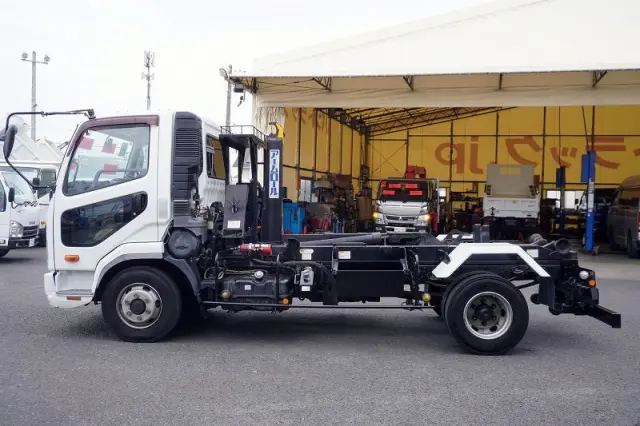 三菱 ファイター TKG-FK71F(2WD)の写真3