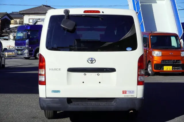 トヨタ ハイエースバン CBF-TRH200V(2WD)の写真4