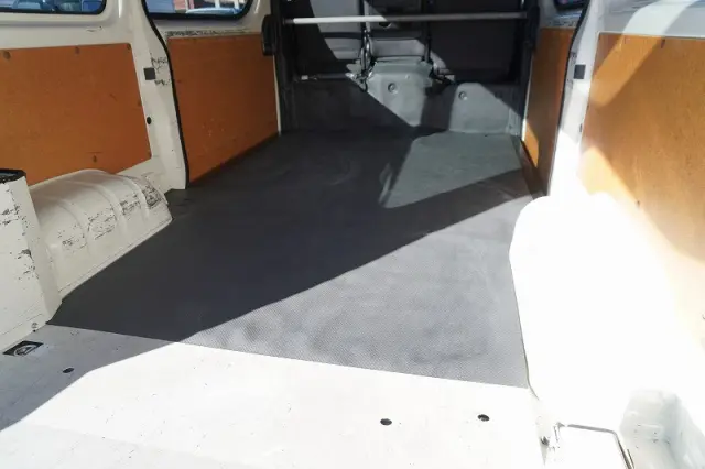 トヨタ ハイエースバン CBF-TRH200V(2WD)の写真18