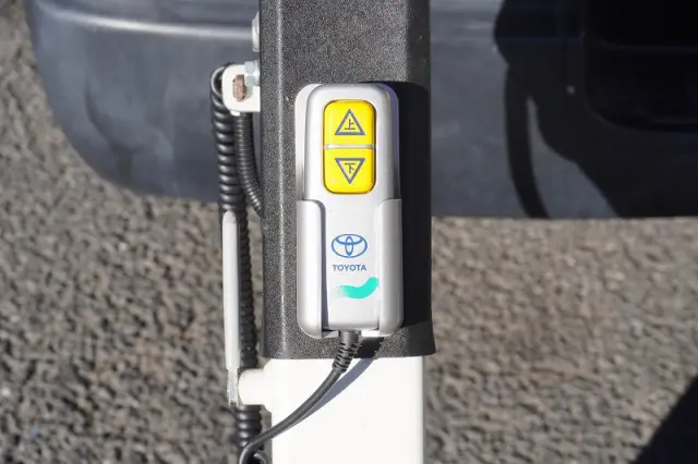 トヨタ ハイエースバン CBF-TRH200V(2WD)の写真20