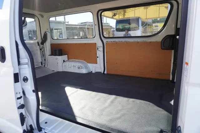 トヨタ ハイエースバン CBF-TRH200V(2WD)の写真27