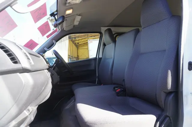 トヨタ ハイエースバン CBF-TRH200V(2WD)の写真38