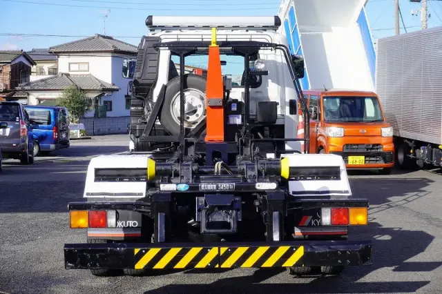 三菱 ファイター 2KG-FK72F(2WD)の写真4