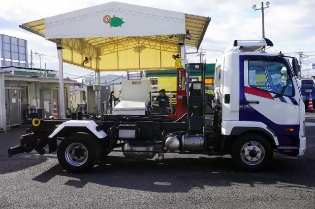 三菱 ファイター 2KG-FK72F(2WD)の写真5