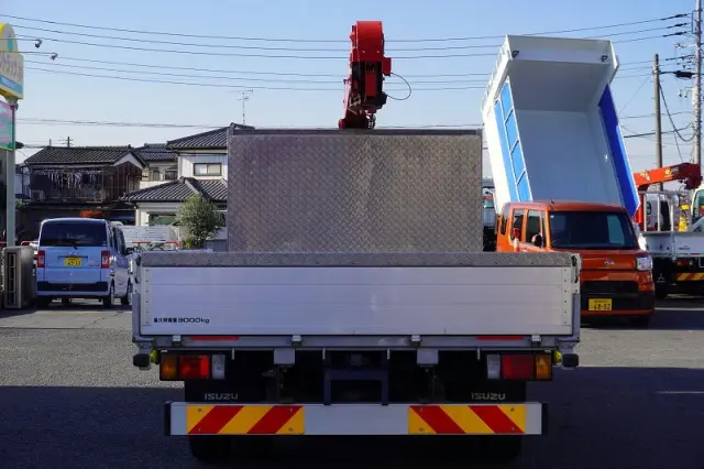 いすゞ エルフ 2RG-NPR88AR(2WD)の写真4