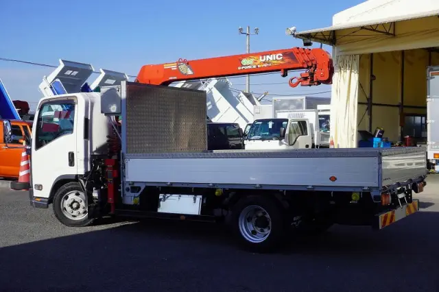 いすゞ エルフ 2RG-NPR88AR(2WD)の写真7