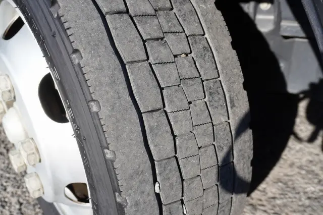 いすゞ エルフ 2RG-NPR88AR(2WD)の写真9