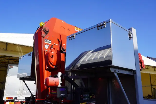 いすゞ エルフ 2RG-NPR88AR(2WD)の写真17