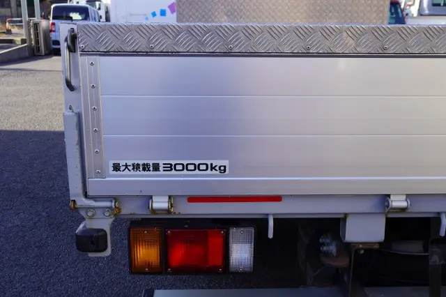 いすゞ エルフ 2RG-NPR88AR(2WD)の写真21