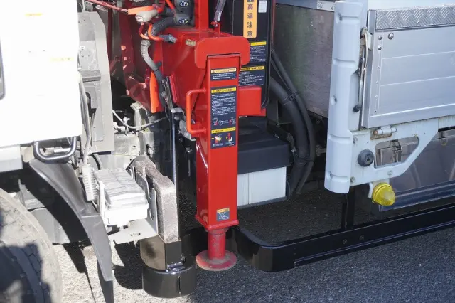 いすゞ エルフ 2RG-NPR88AR(2WD)の写真25