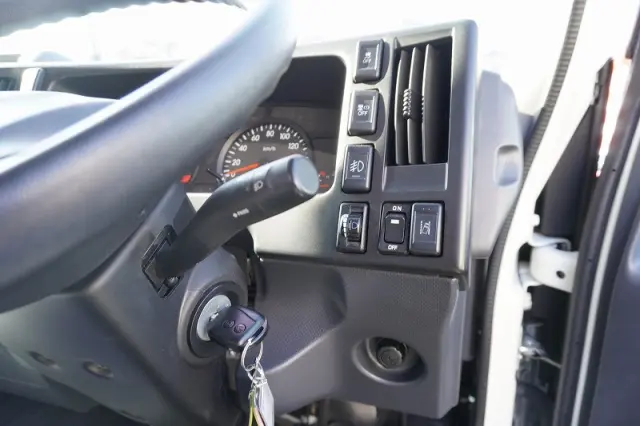 いすゞ エルフ 2RG-NPR88AR(2WD)の写真37