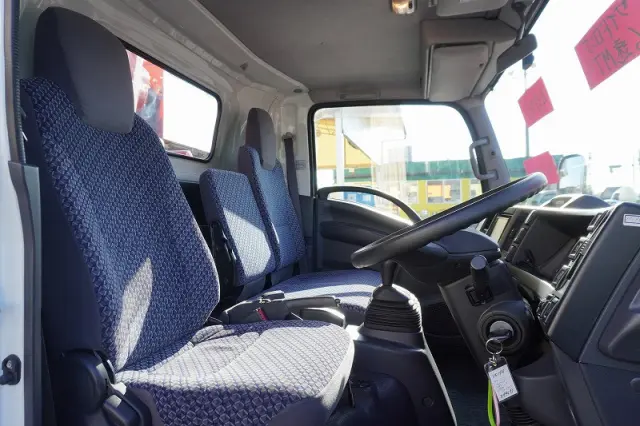 いすゞ エルフ 2RG-NPR88AR(2WD)の写真39