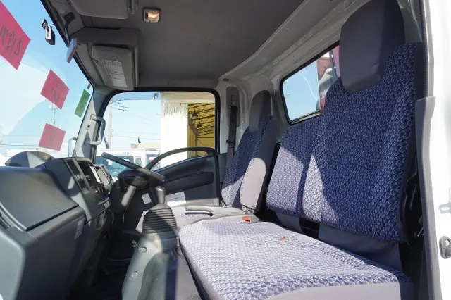 いすゞ エルフ 2RG-NPR88AR(2WD)の写真42