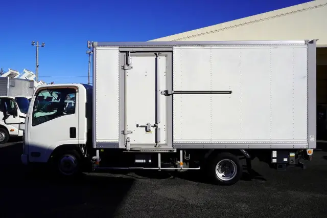 いすゞ エルフ TKG-NMR85AN(2WD)の写真3