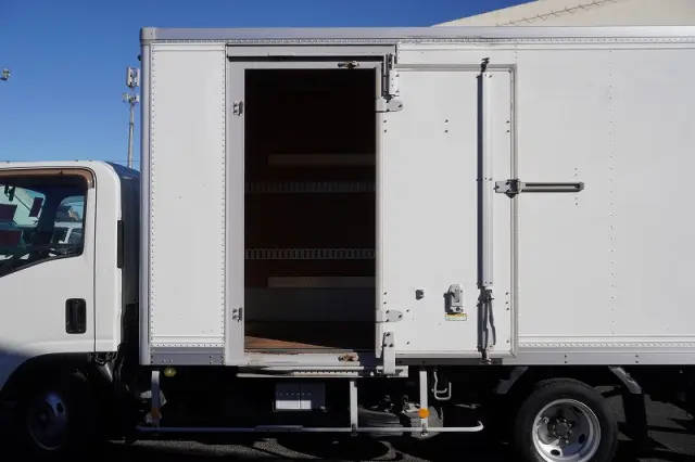 いすゞ エルフ TKG-NMR85AN(2WD)の写真19