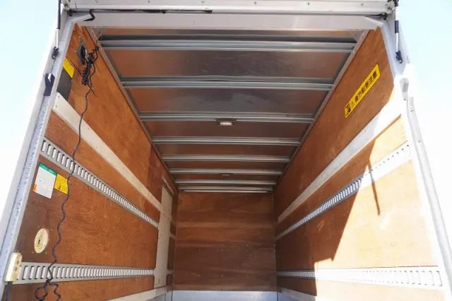 いすゞ エルフ TKG-NMR85AN(2WD)の写真22