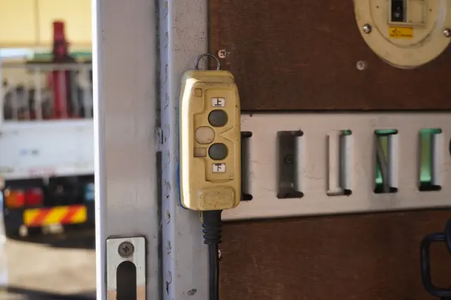 いすゞ エルフ TKG-NMR85AN(2WD)の写真25