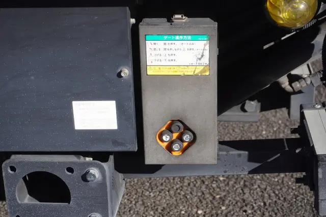 いすゞ エルフ TKG-NMR85AN(2WD)の写真30