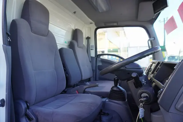 いすゞ エルフ TKG-NMR85AN(2WD)の写真40
