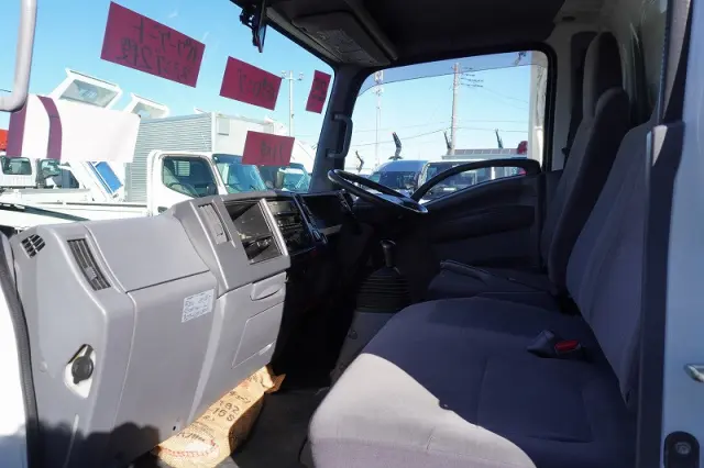 いすゞ エルフ TKG-NMR85AN(2WD)の写真42