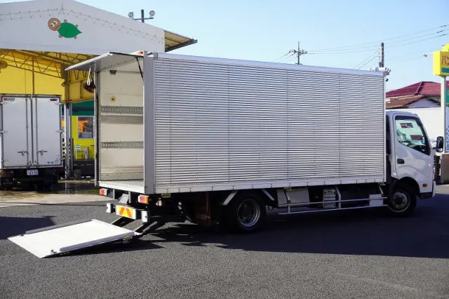 日野 デュトロ 2RG-XZU722M(2WD)の写真9