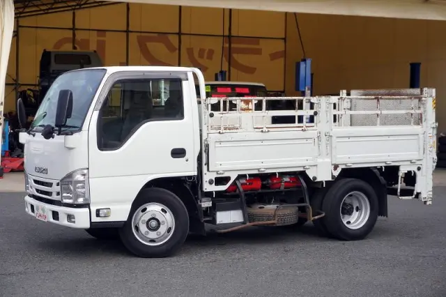 いすゞ エルフ 2RG-NKR88A(2WD)の写真1