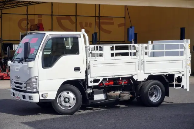 いすゞ エルフ 2RG-NKR88A(2WD)の写真1