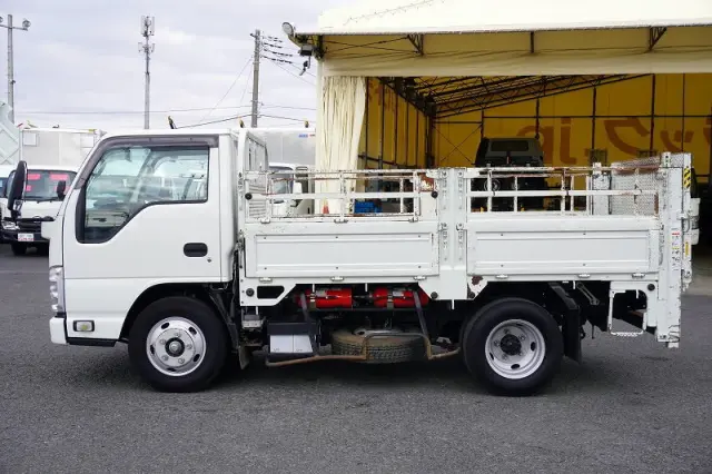 いすゞ エルフ 2RG-NKR88A(2WD)の写真3