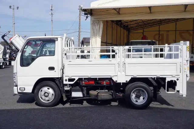 いすゞ エルフ 2RG-NKR88A(2WD)の写真3