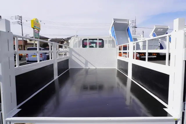 いすゞ エルフ 2RG-NKR88A(2WD)の写真19