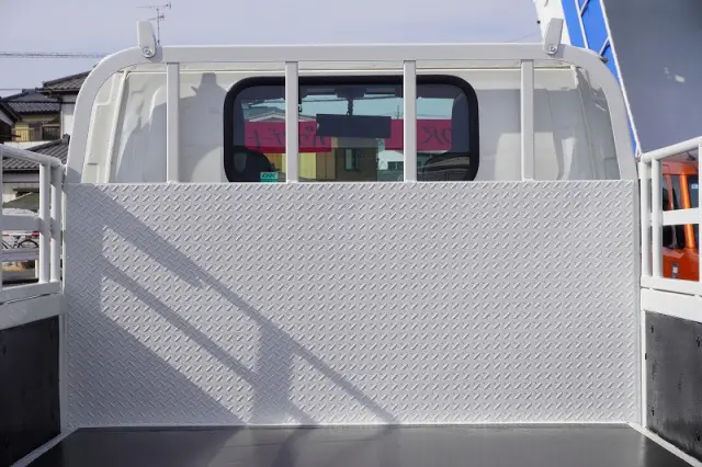 いすゞ エルフ 2RG-NKR88A(2WD)の写真20