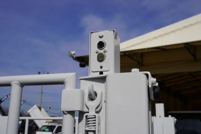 いすゞ エルフ 2RG-NKR88A(2WD)の写真25