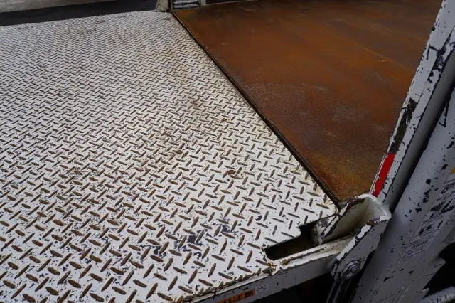 いすゞ エルフ 2RG-NKR88A(2WD)の写真27